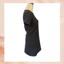 Laden Sie das Bild in den Galerie-Viewer. Touched by Nature Black &amp; White Striped Short Sleeve T-Shirt Dress (Pre-Loved) Size Medium
