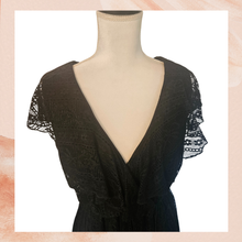 Carregue a imagem no visualizador da Galeria, Trixxi Black Layered Lace Fit &amp; Flare Mini Dress (Pre-Loved) Size Large (Juniors)
