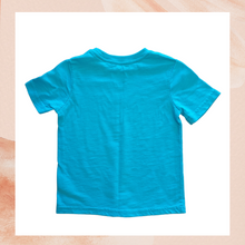 Load image into Gallery viewer, Turquoise Smiley Face Graphic T-Shirt (Pre-Loved) 5 (Boy&#39;s)
