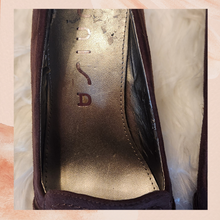 Cargue la imagen en el visor de la galería, Unisa Espresso Brown Suede Wedge Shoes (Pre-Loved) Size 6M
