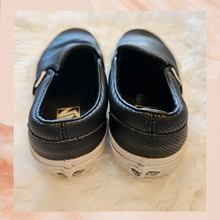 Laden Sie das Bild in den Galerie-Viewer. Vans Black Slip-On Perf Leather Shoes (Pre-Loved) Size 6
