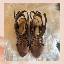 Carregue a imagem no visualizador da Galeria, Vince Camuto Brown Strappy Cage Cone Heel Sandal NWOT Size 9.5
