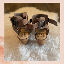 Carregue a imagem no visualizador da Galeria, Vince Camuto Brown Strappy Cage Cone Heel Sandal NWOT Size 9.5
