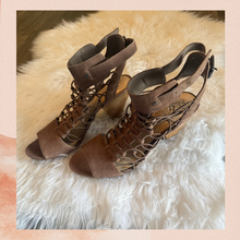 Carregue a imagem no visualizador da Galeria, Vince Camuto Brown Strappy Cage Cone Heel Sandal NWOT Size 9.5
