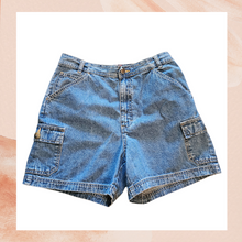 Carregue a imagem no visualizador da Galeria, Westport Medium Wash Denim Cargo Shorts (Pre-Loved) Size 8
