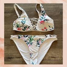 Load image into Gallery viewer, White Tropical Floral Bikini Swimsuit NWOT OS (See Measurements)
