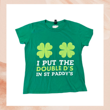 Chargez l'image dans la visionneuse de la galerie, Women's Funny Green St. Patrick's Day T-Shirt (Pre-Loved) Size XL
