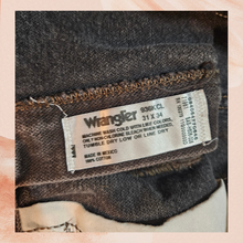 Carregue a imagem no visualizador da Galeria, Wrangler Black Semi Acid Wash Cowboy Cut Straight Leg Jeans (Pre-Loved) W31 L34
