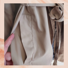 Cargue la imagen en el visor de la galería, Zara Basic Khaki Color Lined Waist-Tie Trench Jacket (Pre-Loved) XS
