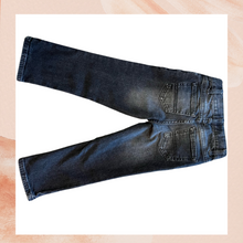 Load image into Gallery viewer, Boy&#39;s Black Dark Wash Straight Leg Jeans (Pre-Loved) Size 5
