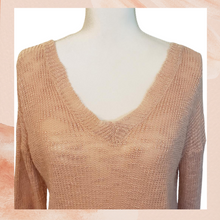 Carregue a imagem no visualizador da Galeria, Pink Light Knit Sweater Charlotte Russe Small (Pre-Loved)
