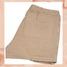 Laden Sie das Bild in den Galerie-Viewer. Cream Brown Striped Chino Shorts 16
