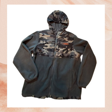 Carregue a imagem no visualizador da Galeria, Dark Gray Camo Fleece Full Zip Jacket Hoodie (Pre-Loved) Boys Medium 10-12
