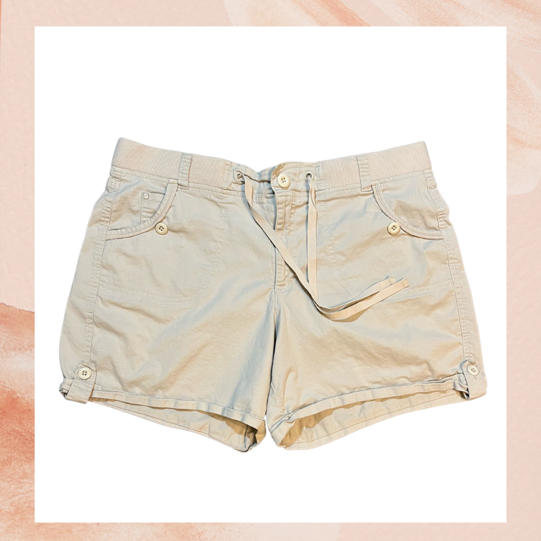 Gloria Vanderbilt Khaki Cuffed Chino Shorts (Pre-Loved) Size 18