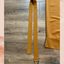 Laden Sie das Bild in den Galerie-Viewer. Gold Mustard High Waist Pleated Trousers (Pre-Loved) Size 10
