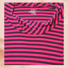 Laden Sie das Bild in den Galerie-Viewer. Hot Pink Striped Knit Long Sleeve Large (Pre-Loved)
