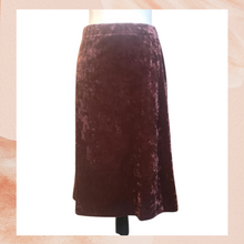 Carregue a imagem no visualizador da Galeria, J. Jill Pinot Crushed Velvet Midi Skirt Petite Large
