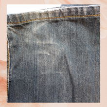 Carregue a imagem no visualizador da Galeria, Levi&#39;s 514 Midnight Blue Classic Jeans (Pre-Loved) W31 L30
