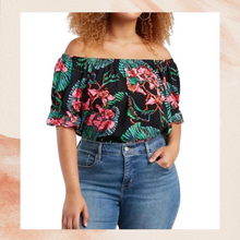 Load image into Gallery viewer, Levi&#39;s Off The Shoulder Tropical Blouse 1X
