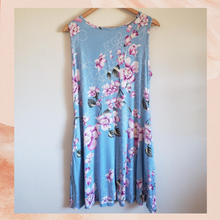 Cargue la imagen en el visor de la galería, NWOT Light Blue Floral Print Tank Dress Size XL
