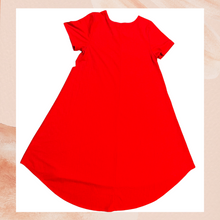 Carica l&#39;immagine nel visualizzatore della galleria, LuLaRoe Red Ribbed High-Low T-Shirt Dress Size Medium
