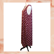 Carregue a imagem no visualizador da Galeria, Maroon Floral Sleeveless Maxi Dress Large
