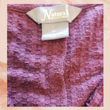 Carregue a imagem no visualizador da Galeria, Maroon Raw Hem 3/4 Sleeve Waffle Knit Tee (Pre-Loved) Size XL
