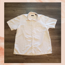 Load image into Gallery viewer, Men&#39;s Club Room White Linen Button-Down Shirt Large (Pre-Loved)
