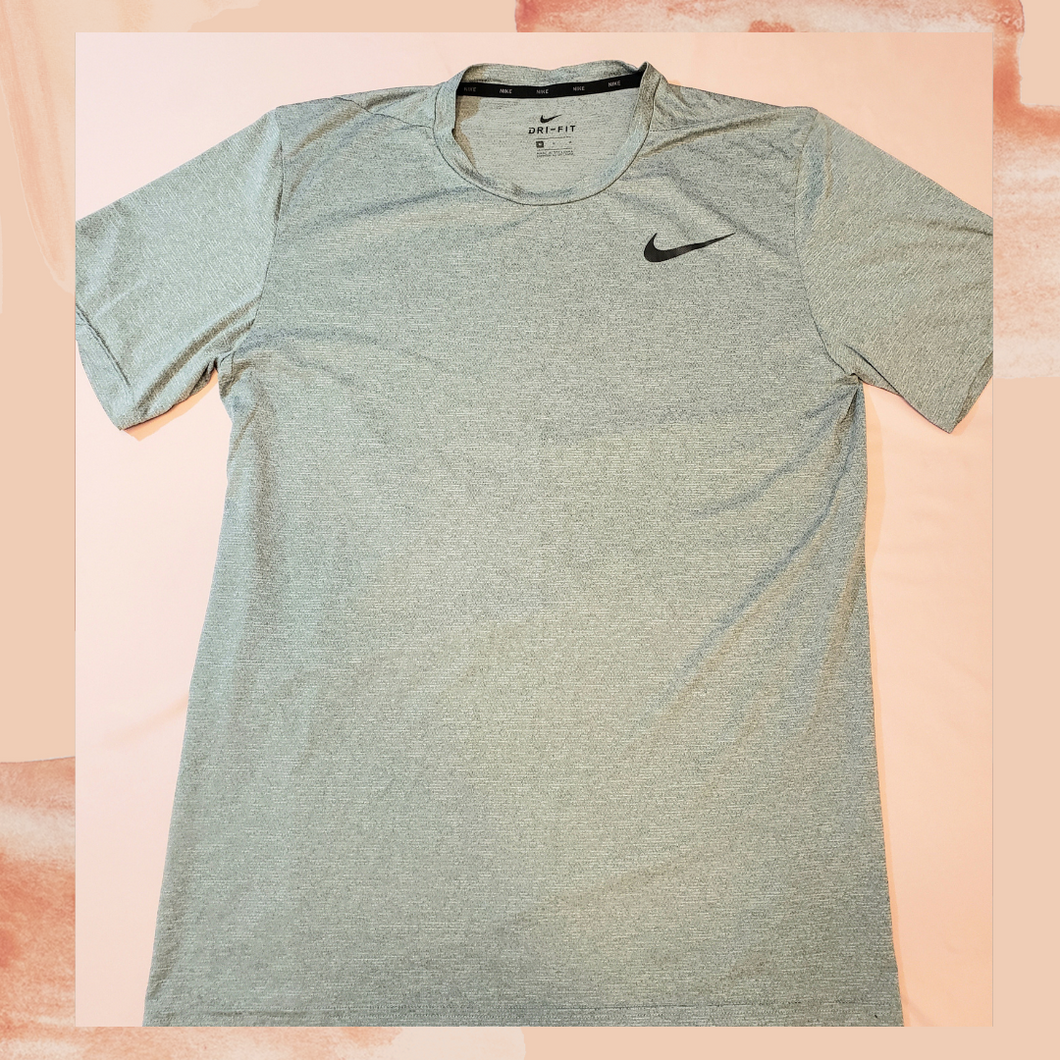 Men's Nike Sage Dri-Fit Legend Crossdye T-Shirt Medium (Pre-Loved)