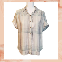 Load image into Gallery viewer, Mint Green Plaid Button-Down Shirt XS
