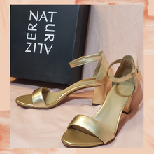 Carregue a imagem no visualizador da Galeria, Naturalizer Vera Dark Gold Heels 10.5 (Pre-Loved)
