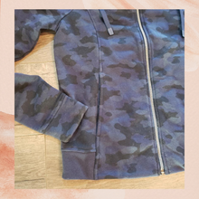 Load image into Gallery viewer, Navy Blue Camo Hoodie Sweatshirt XS
