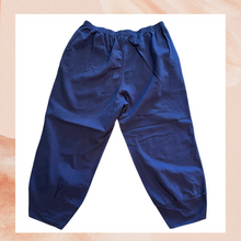 Chargez l&#39;image dans la visionneuse de la galerie, Navy Blue Criss-Cross Cropped Pull-On Pants (Pre-Loved) Size XXL
