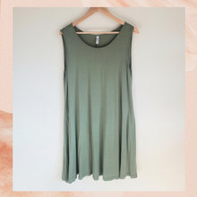 Carregue a imagem no visualizador da Galeria, Olive Green Tank Dress Size XL (Pre-Loved)
