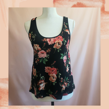 Load image into Gallery viewer, Panhandle Floral Crochet Split Back Tank Top Large (Pre-Loved)
