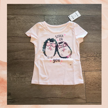 Cargue la imagen en el visor de la galería, Pink Stuck on You T-Shirt Size 2T
