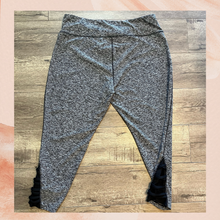 Load image into Gallery viewer, Space-Dye Gray &amp; Black Cropped Cut-Out Athletic Leggings (Pre-Loved) 2X
