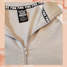 Carregue a imagem no visualizador da Galeria, VS Pink Love Pink Logo Athletic Sweatshirt XS (Pre-Loved)
