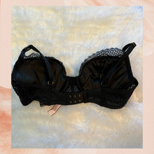 Load image into Gallery viewer, Victoria&#39;s Secret Black Netted Bra Size 34D
