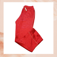 Carregue a imagem no visualizador da Galeria, Victoria&#39;s Secret Red Satin Pajama Pants
