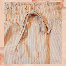 Chargez l&#39;image dans la visionneuse de la galerie, Wild Fable Pastel Peach Drawstring Shorts Large
